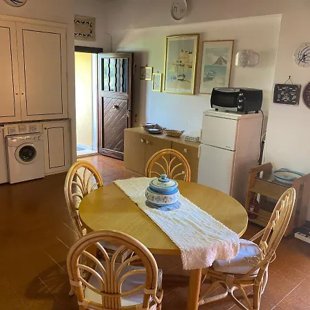 Baiamarinellaccommodation شقة *