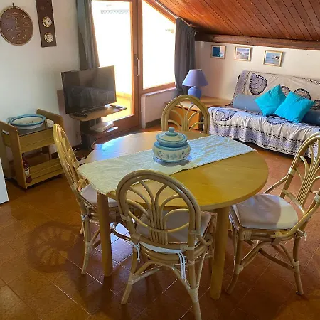 Baiamarinellaccommodation アパート オルビア